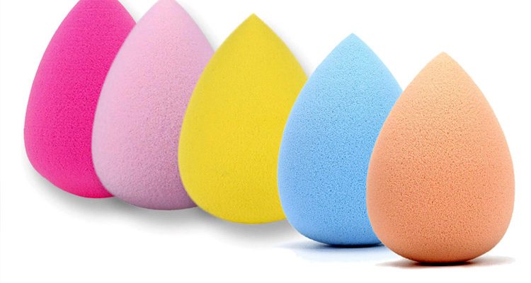 kak uhazhivat za sponzhem dlya makiyazha 1