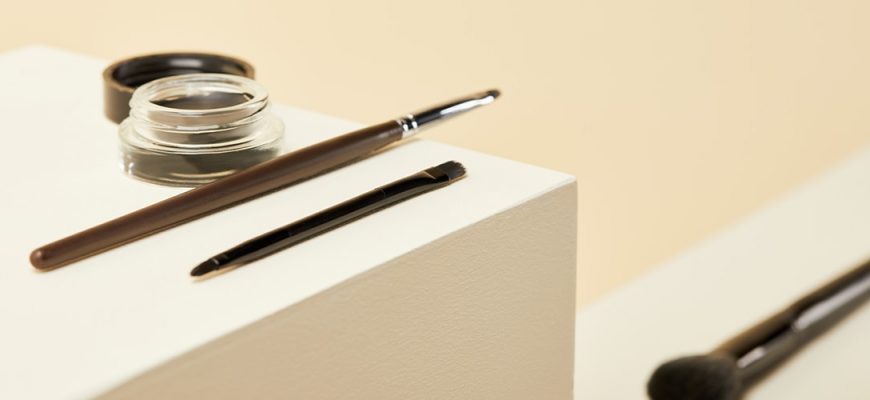 trendy v makiyazhe brovey s ispolzovaniem karandasha 1